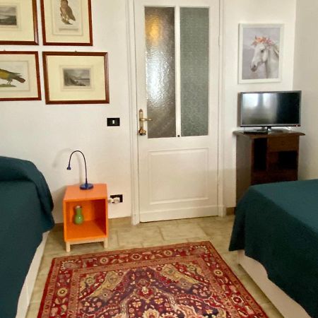 キアーヴァリ Lungomare Portoturistico Bed & Breakfast エクステリア 写真